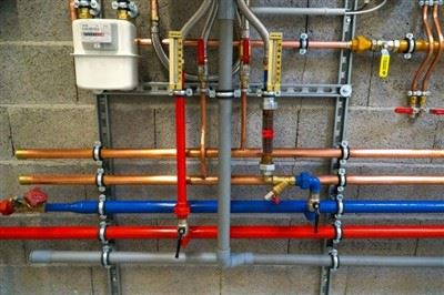 Päikeseenergia veesoojendi paigaldamiseks kasutatavad veetorud